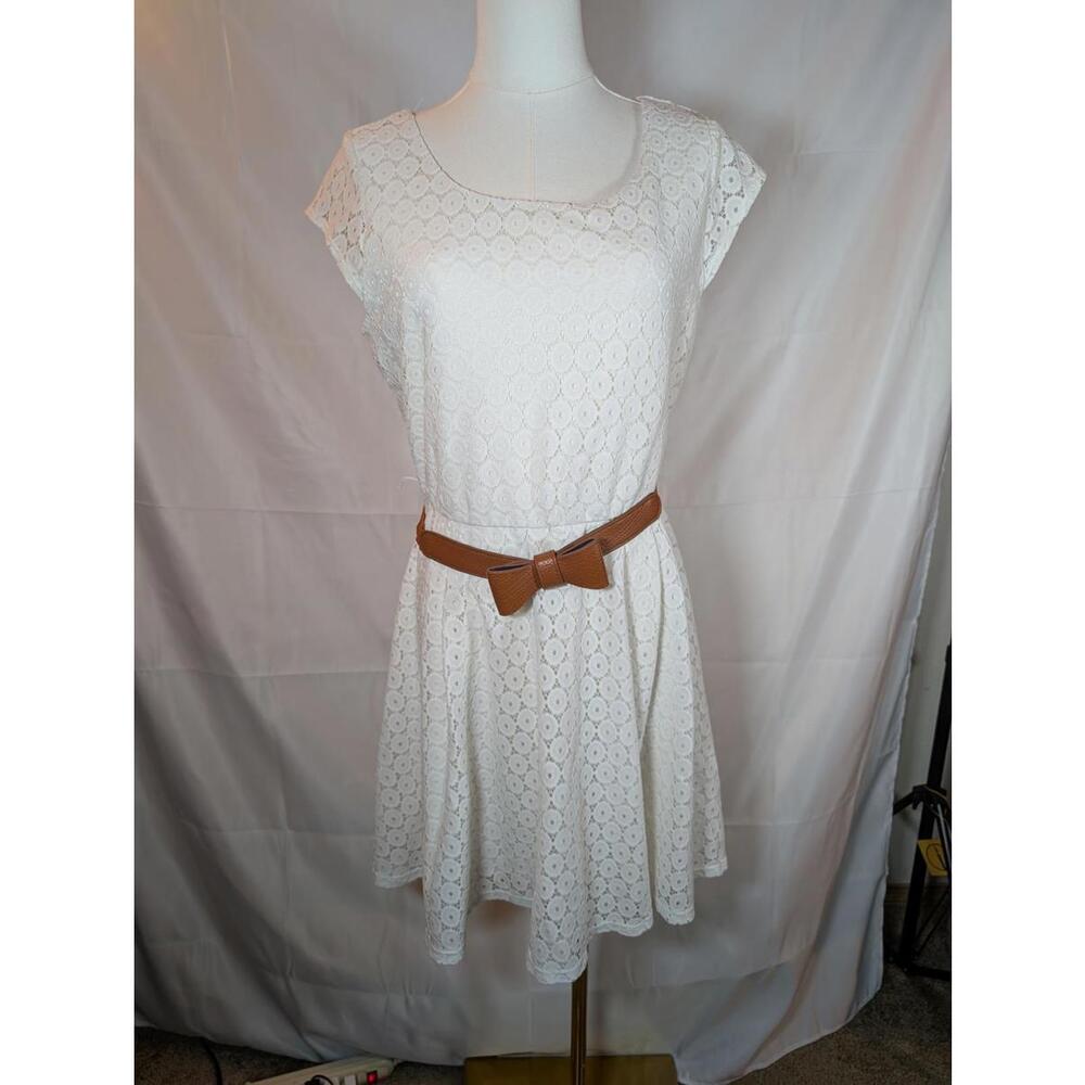 EUC iZ Byer Chic White Lace Dress with Belt (Dress Excellent, Belt Elastic Worn)